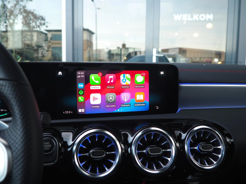 Mercedes-Benz CLA 250 250e AMG / Pano / Distronic / Ambient / Multibeam — photo 16