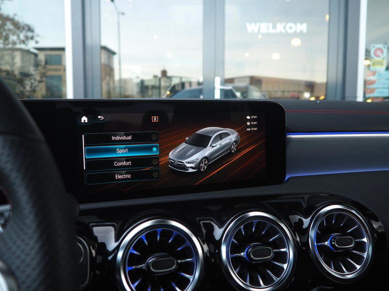 Mercedes-Benz CLA 250 250e AMG / Pano / Distronic / Ambient / Multibeam — photo 20
