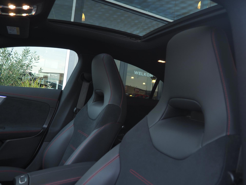 Mercedes-Benz CLA 250 250e AMG / Pano / Distronic / Ambient / Multibeam — photo 31