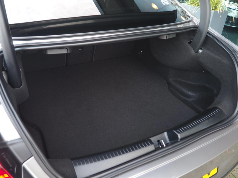 Mercedes-Benz CLA 250 250e AMG / Pano / Distronic / Ambient / Multibeam — photo 32