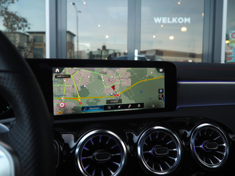 Mercedes-Benz CLA 250 250e AMG / Pano / Distronic / Ambient / Multibeam — photo 17