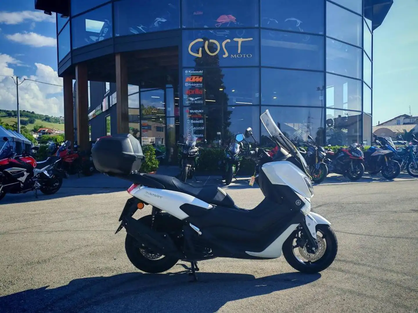 Yamaha NMAX - 1