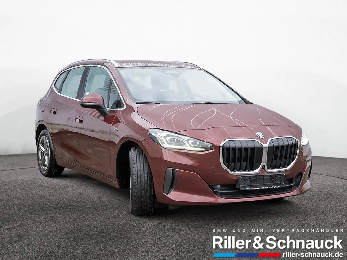 BMW 230 e Active Tourer xDrive 360°+HUD+ACC+NAVI+K Rot - 2