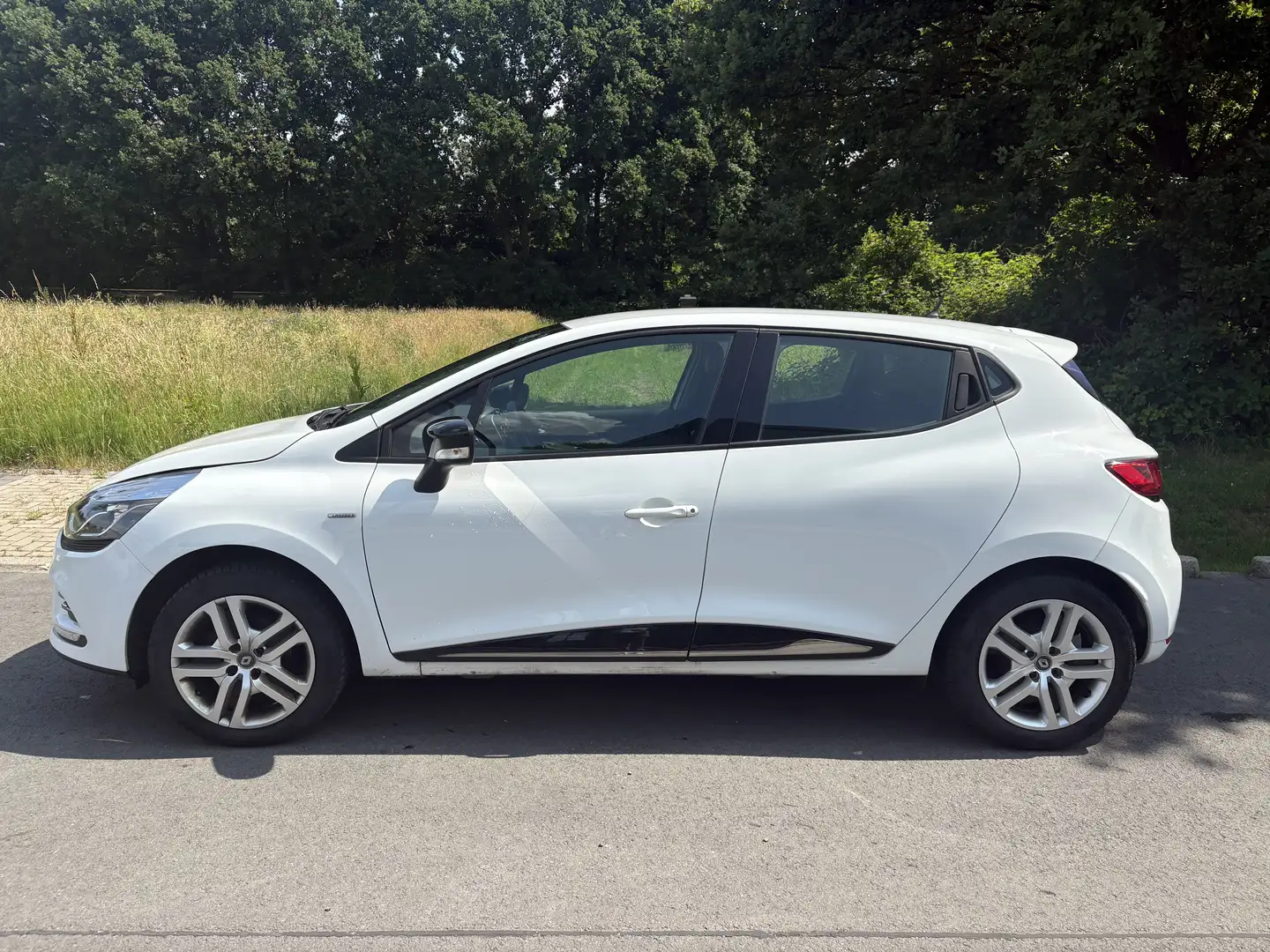 Renault Clio 1.2 16V 75 limited - 1
