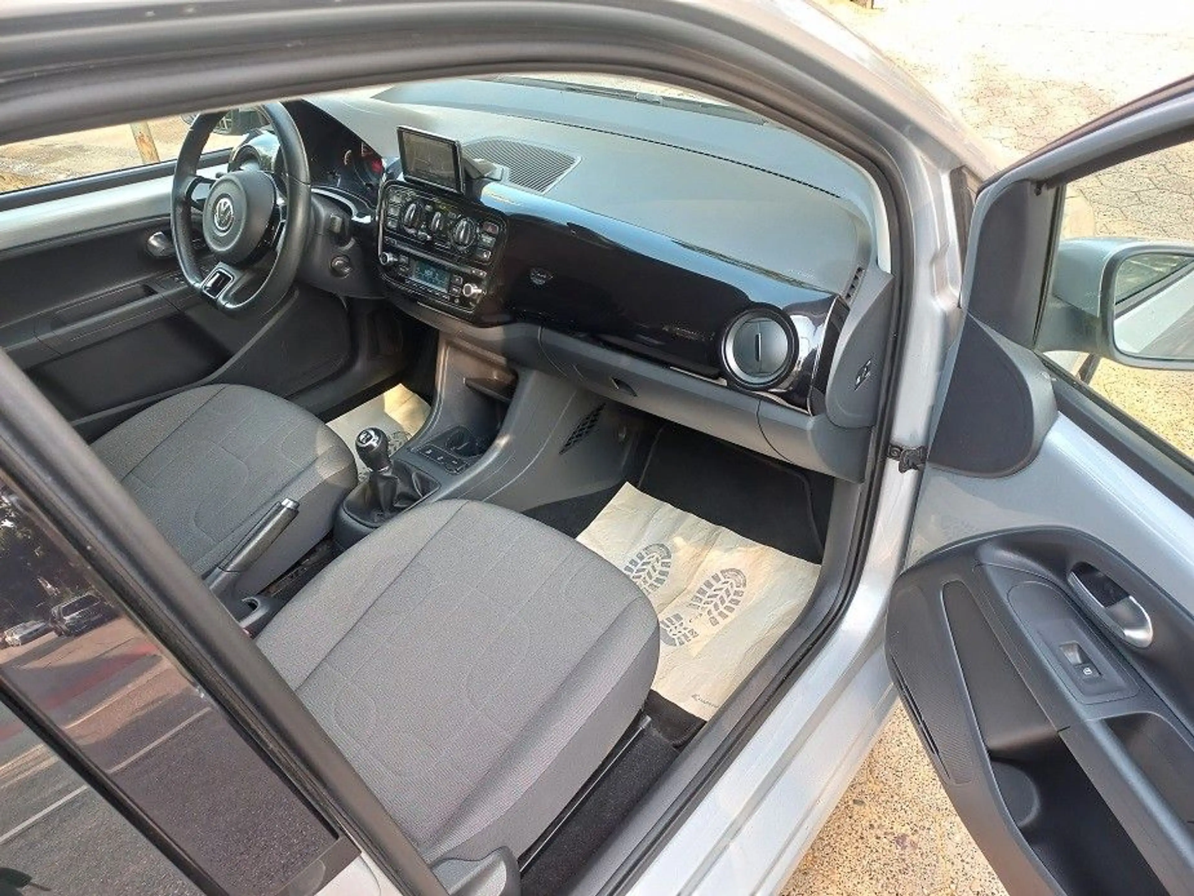 Volkswagen up! 1,0 BMT move up! Klima SHZ Navi ZV+FB Start/Stop — photo 14