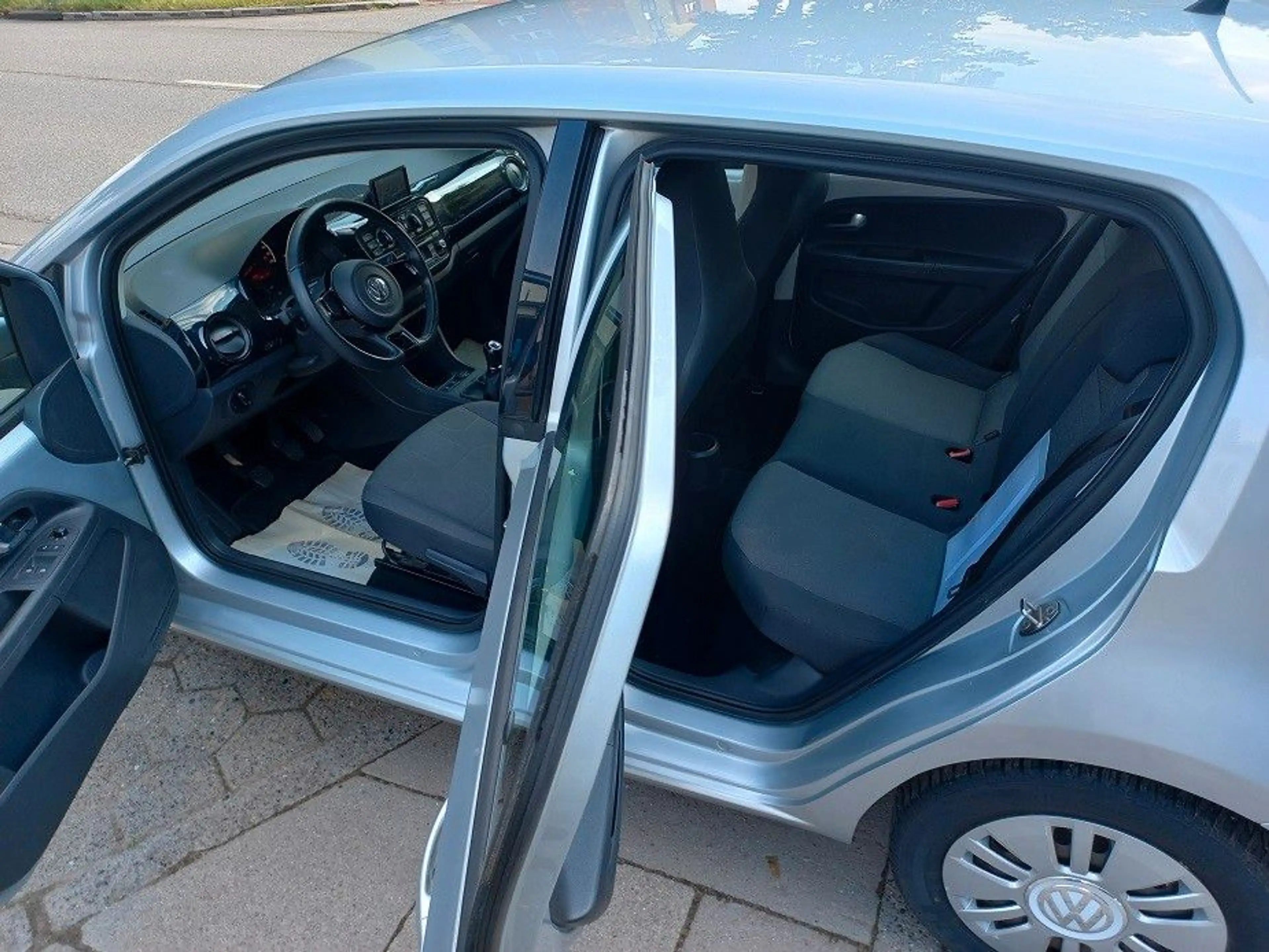 Volkswagen up! 1,0 BMT move up! Klima SHZ Navi ZV+FB Start/Stop — photo 17