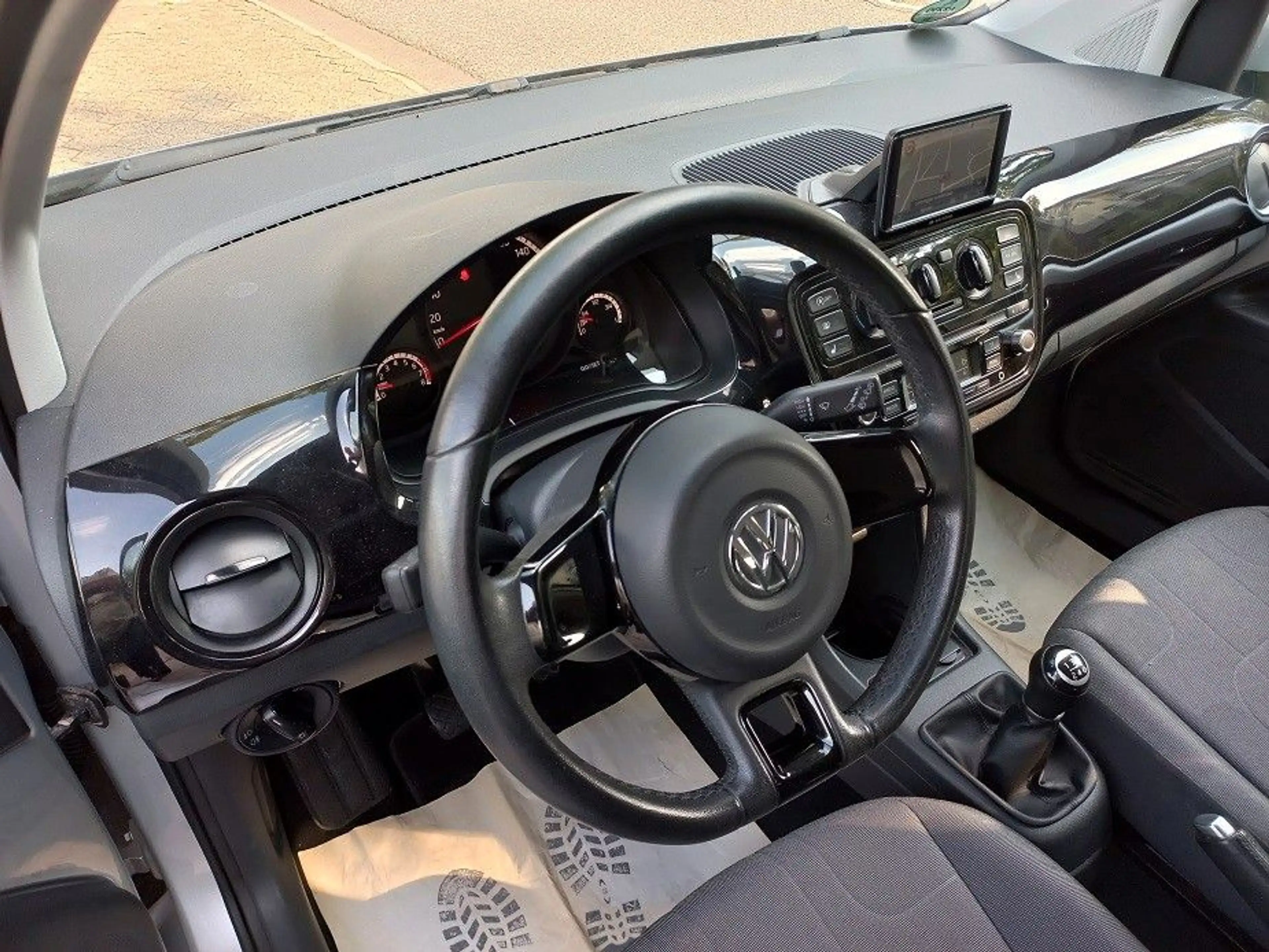 Volkswagen up! 1,0 BMT move up! Klima SHZ Navi ZV+FB Start/Stop — photo 19