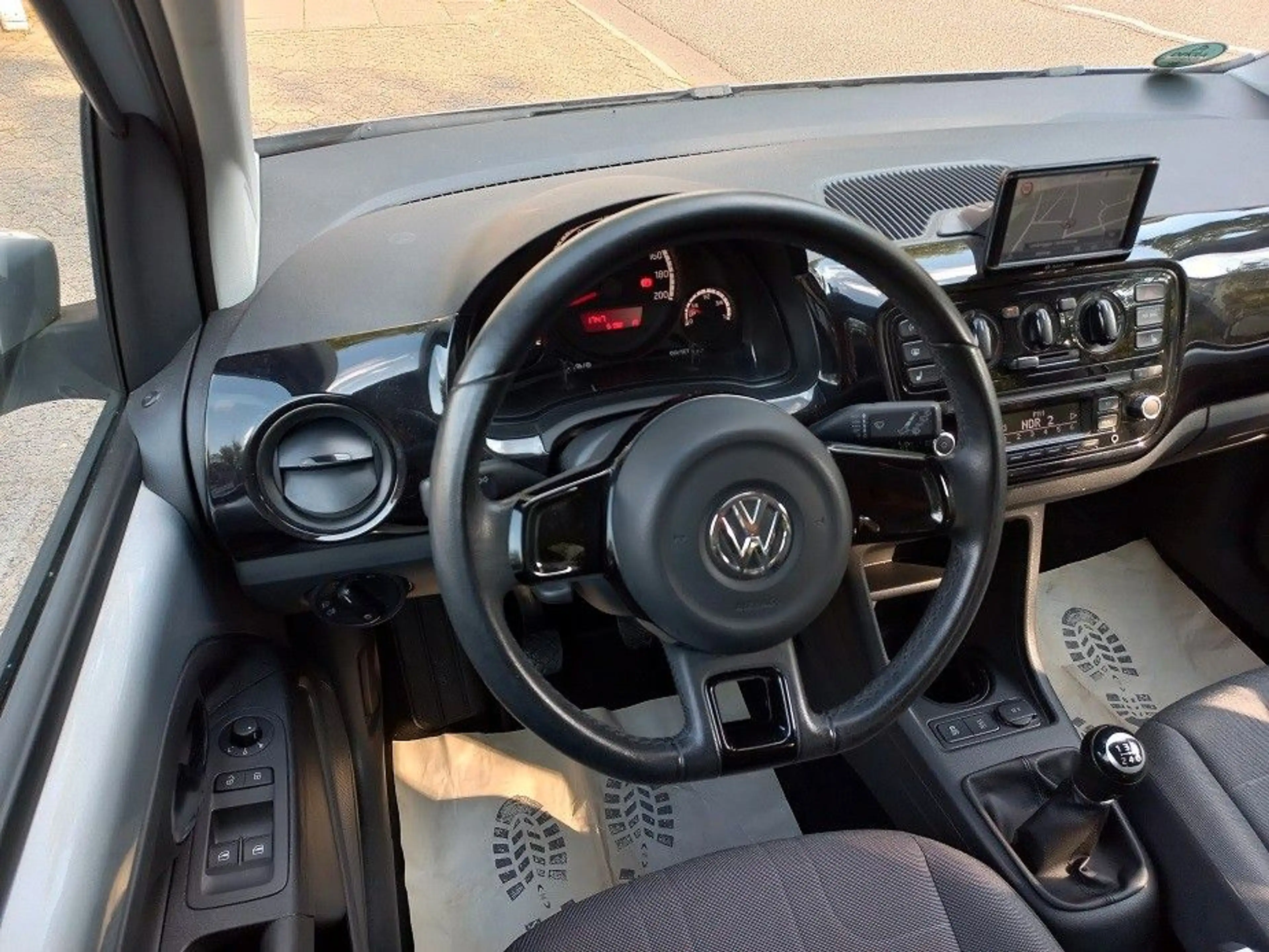 Volkswagen up! 1,0 BMT move up! Klima SHZ Navi ZV+FB Start/Stop — photo 20