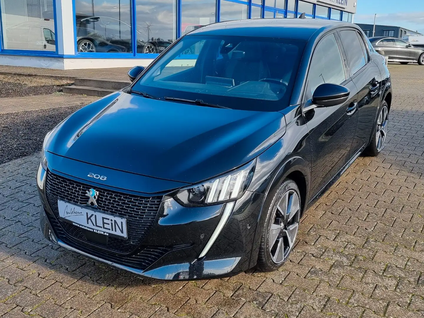 Peugeot 208 e- GT *NAVI*KAMERA*LED*CARPLAY* Schwarz - 2