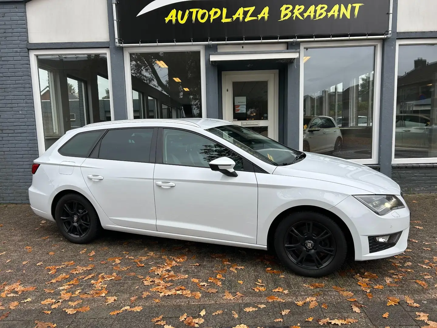 SEAT Leon ST 1.8 TSI FR / NAVI / ACHTERUITRIJ CAMERA / CRUIS Blanc - 2