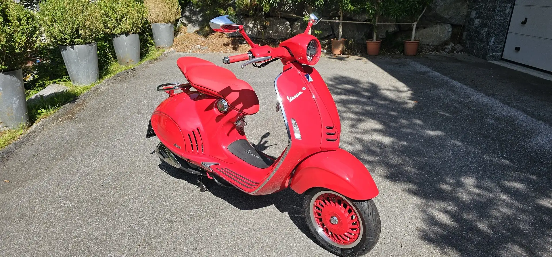 Vespa 946 Červená - 1