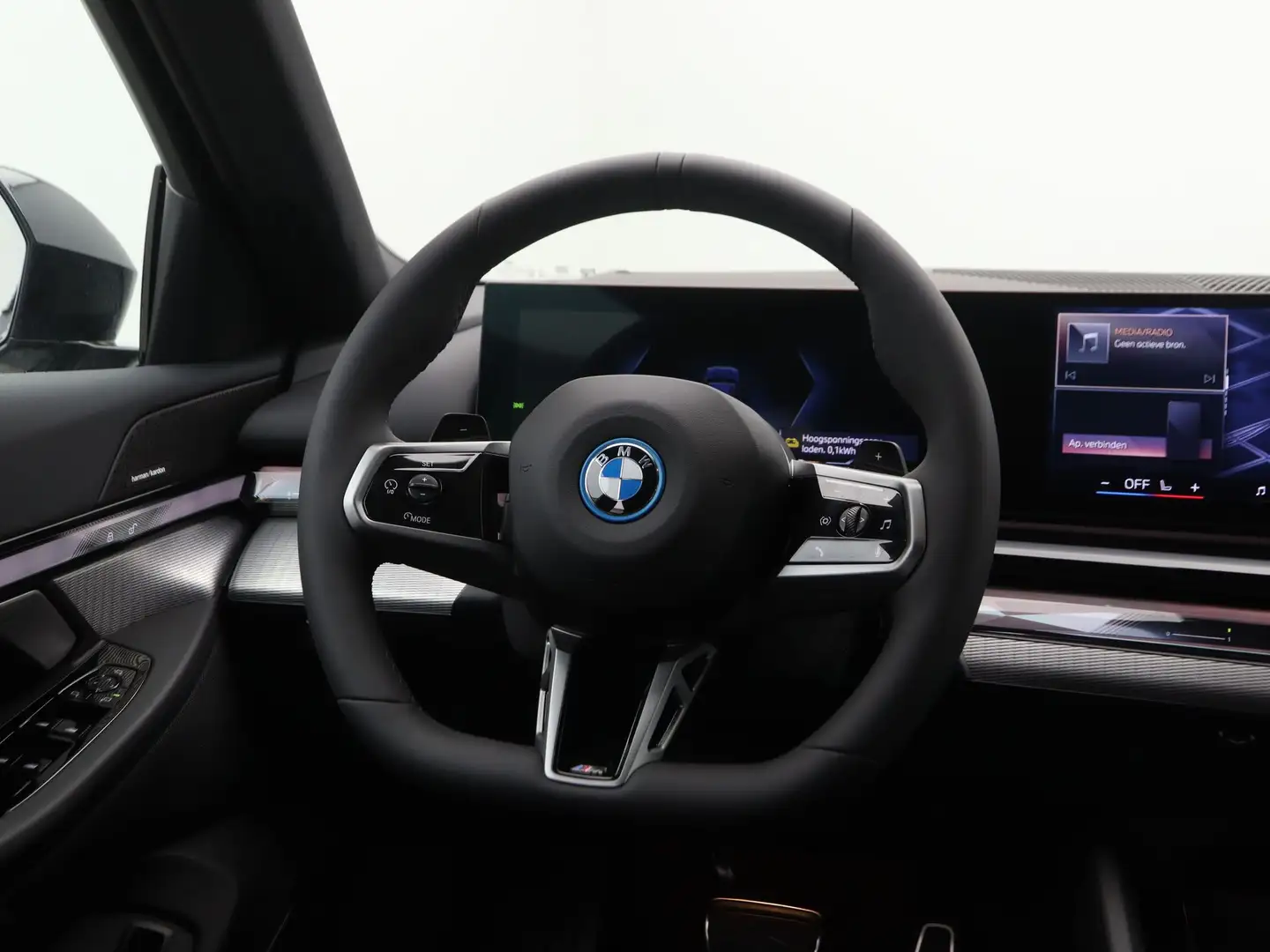 BMW 530 5 Serie Touring 530e M Sport Edition Schwarz - 2