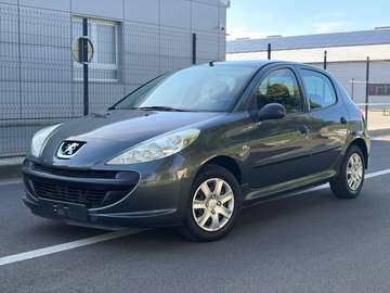 Peugeot 206 1.1i * Superbe état * 0492/43.69.59