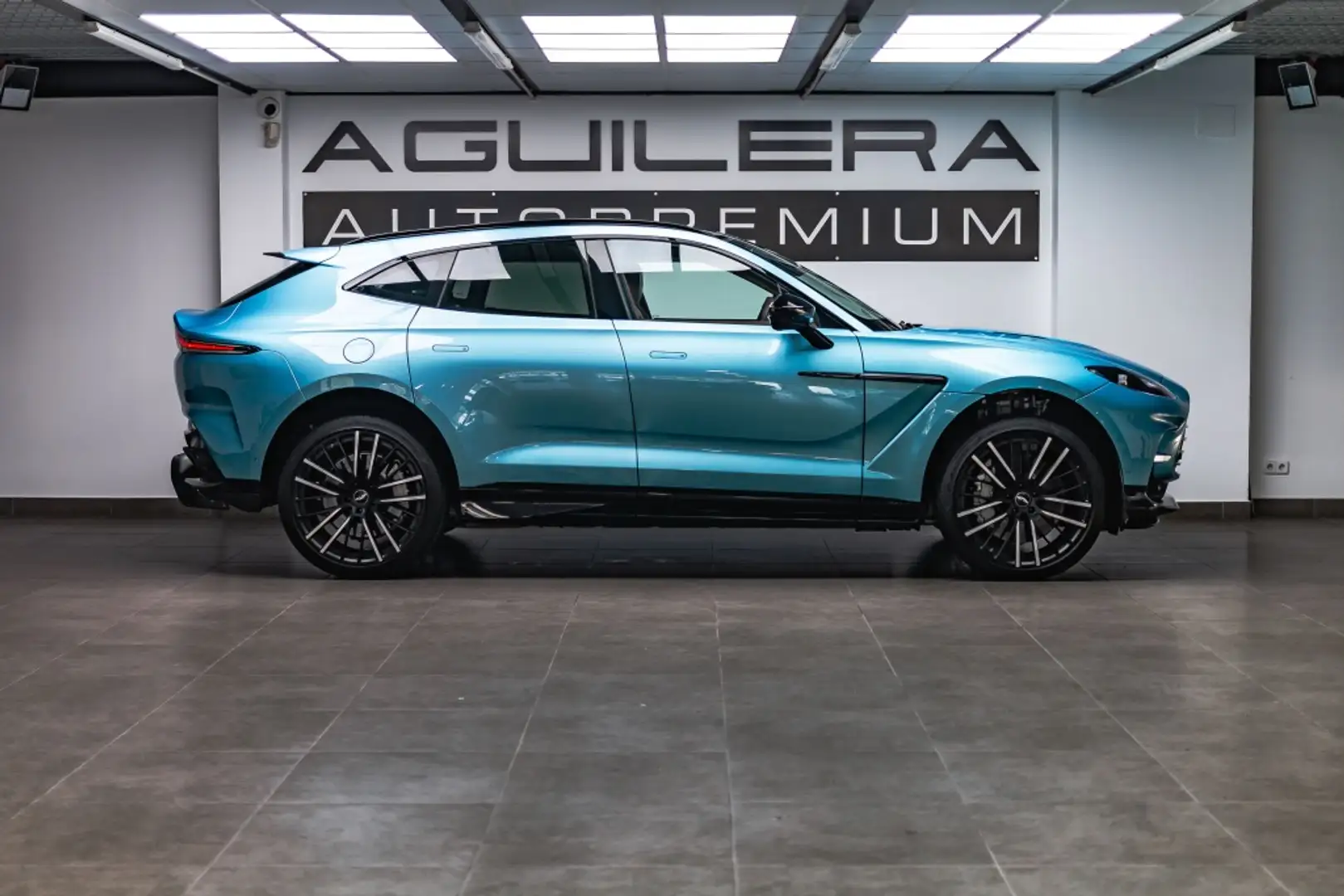 Aston Martin DBX DBX707 Azul - 2