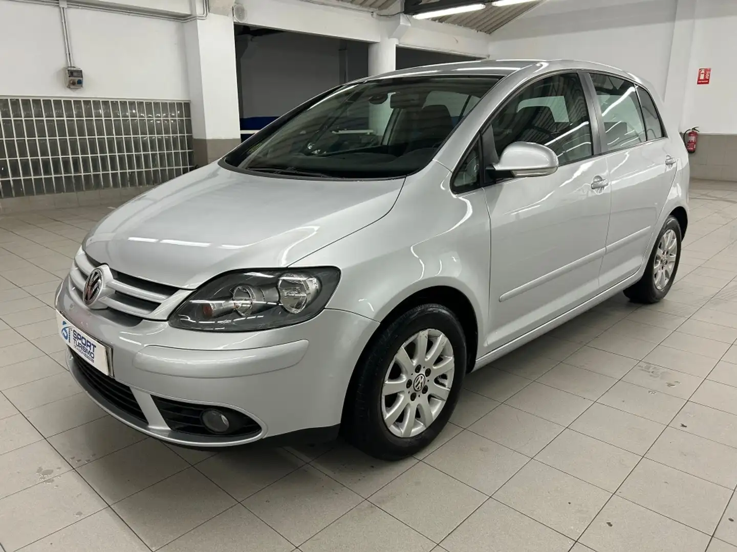 Volkswagen Golf Plus 1.9TDI Highline Zilver - 1