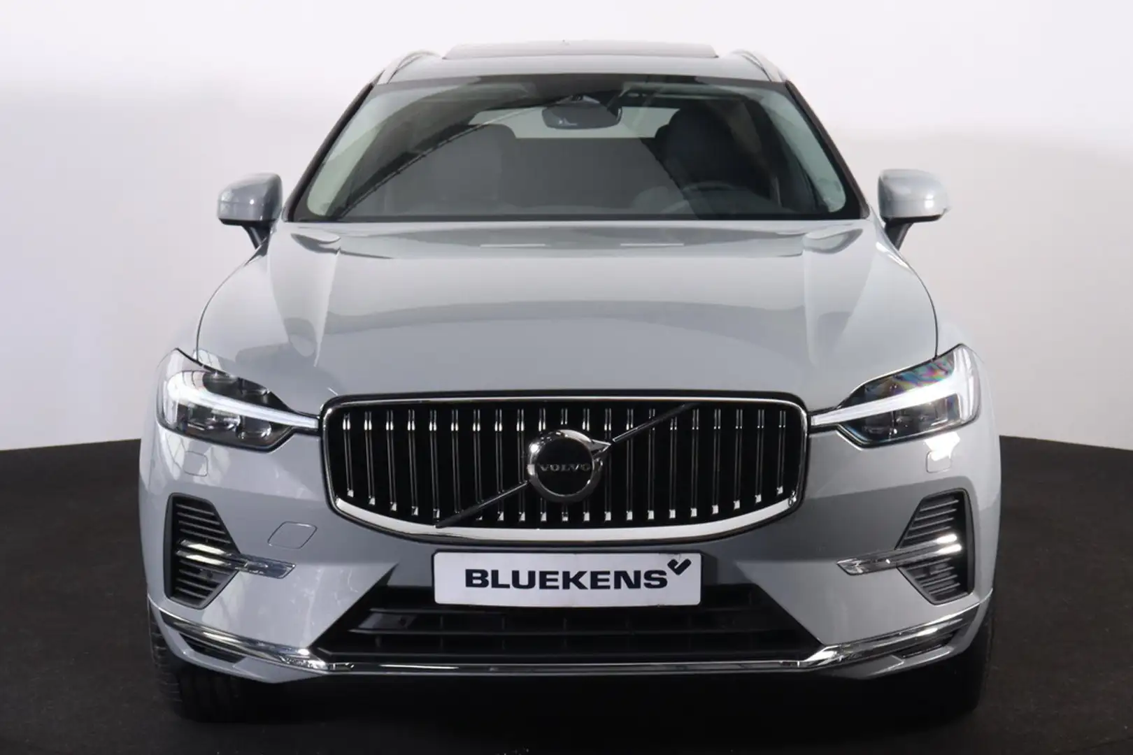 Volvo XC60 T6 Recharge AWD Core Bright - Panorama/schuifdak - Grijs - 2