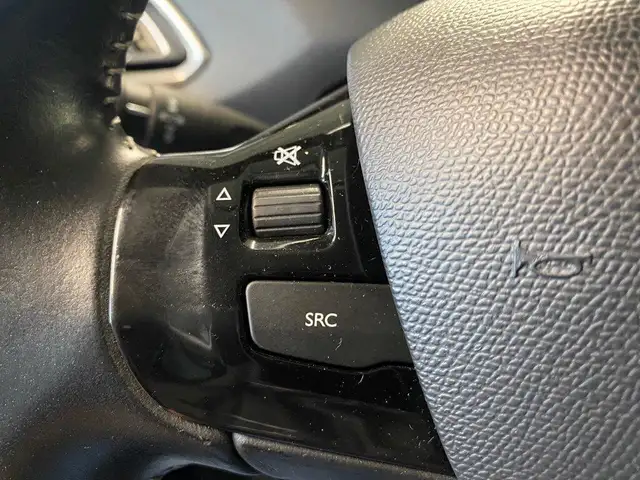 Peugeot 308 view 12