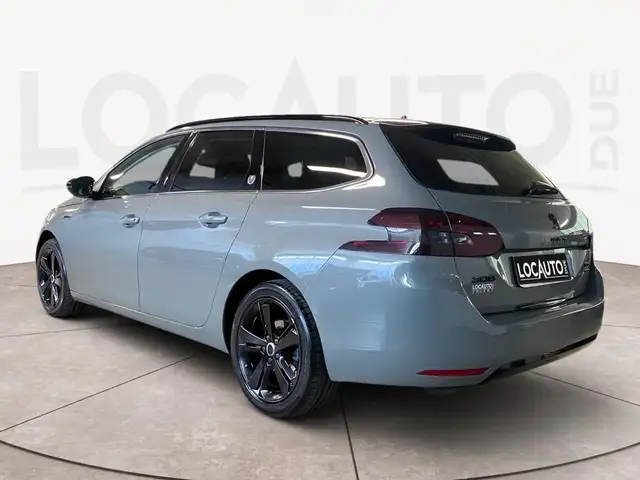 Peugeot 308 view 5