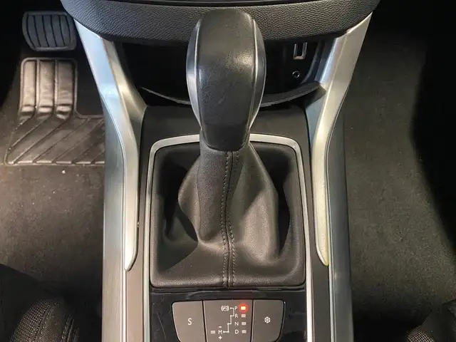 Peugeot 308 view 11