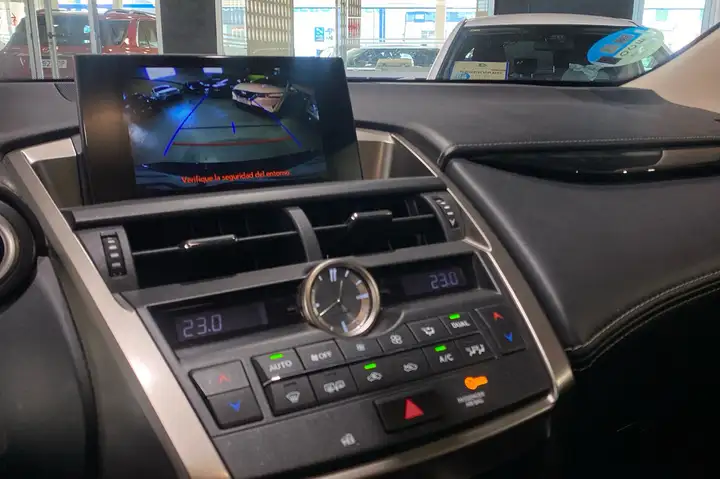 Lexus NX 2017, foto 23