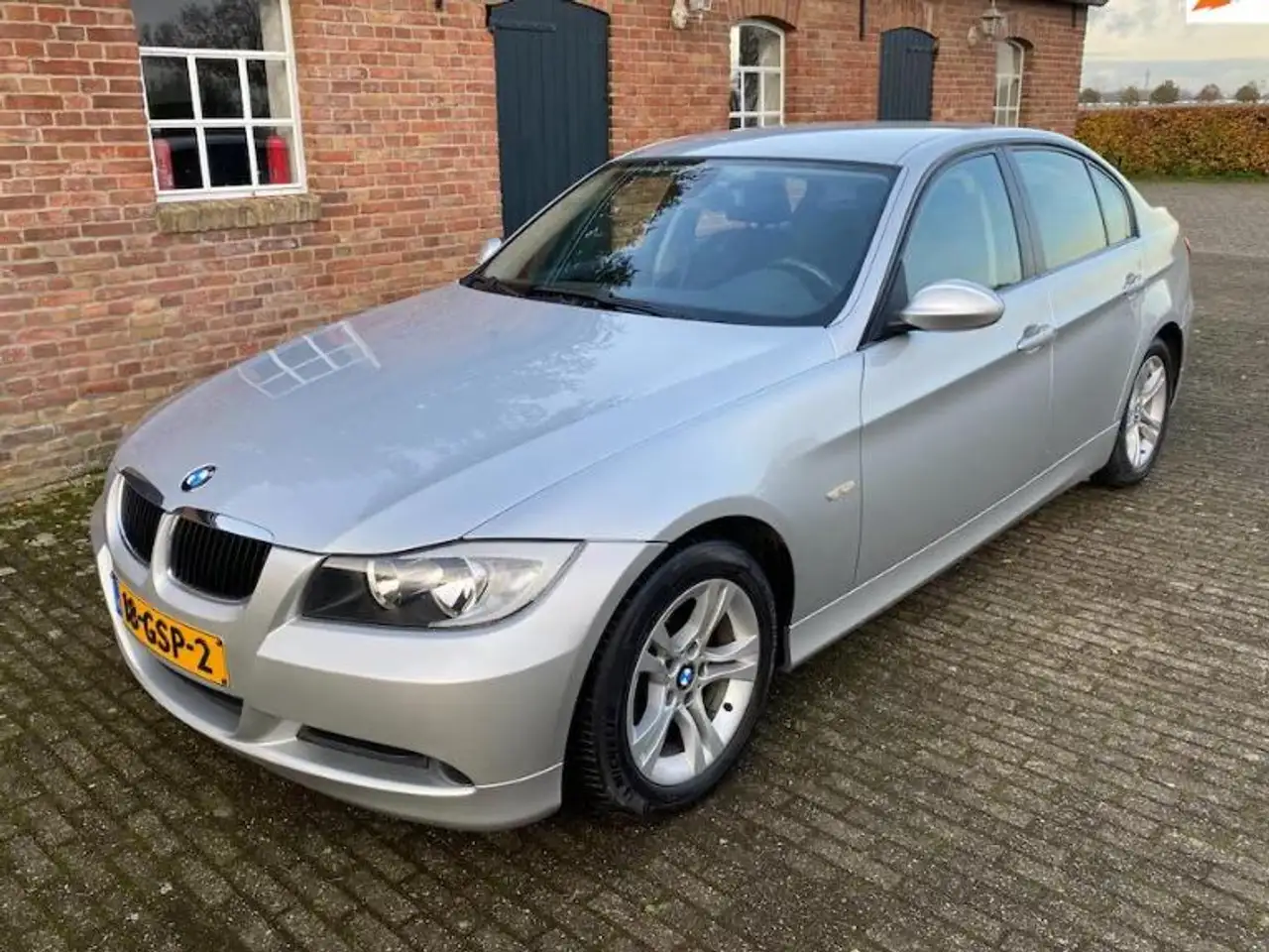 BMW 320