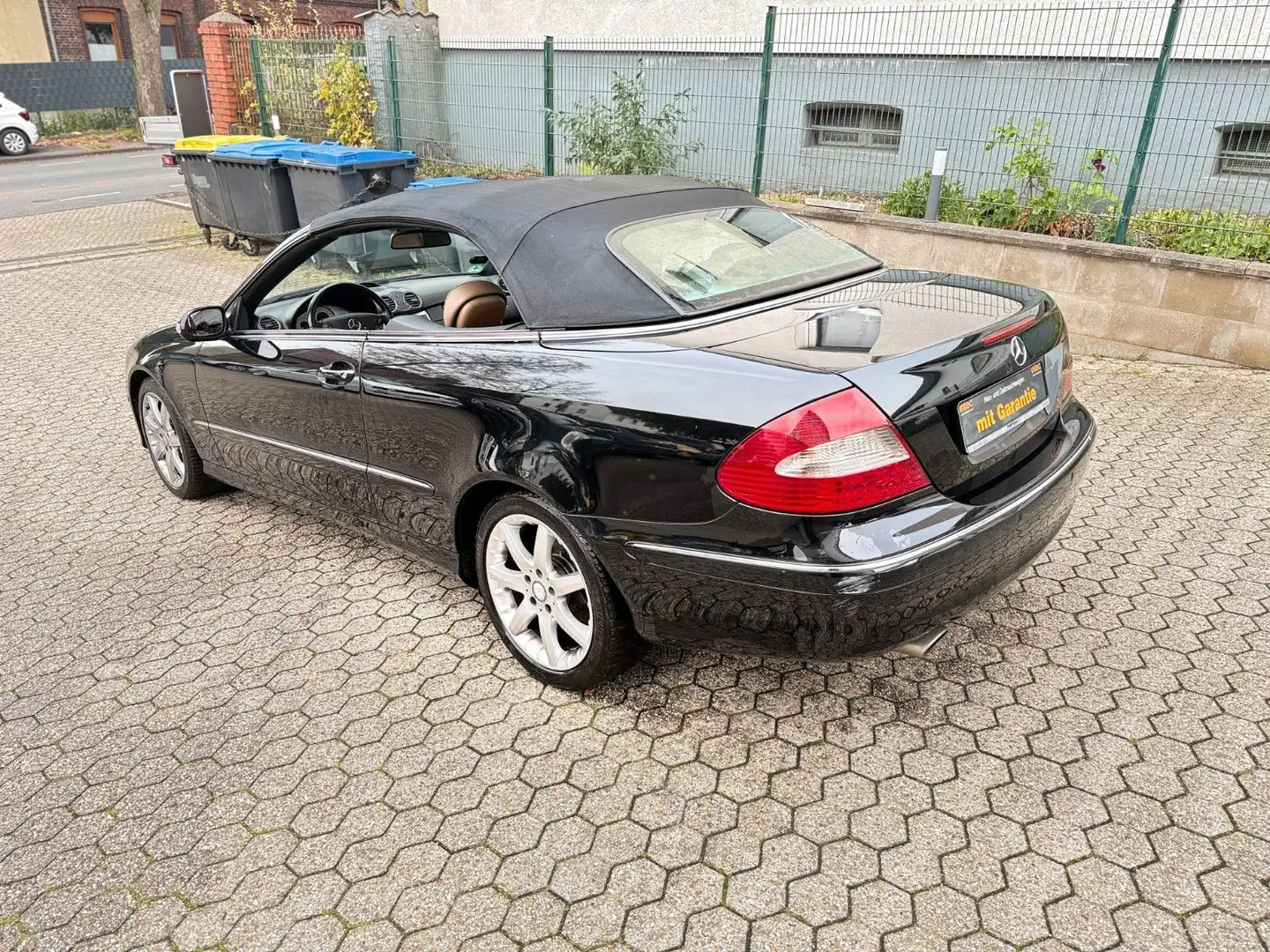 Mercedes-Benz CLK 200 CLK Cabrio CLK 200 Kompressor   LPG 80L Schwarz - 2