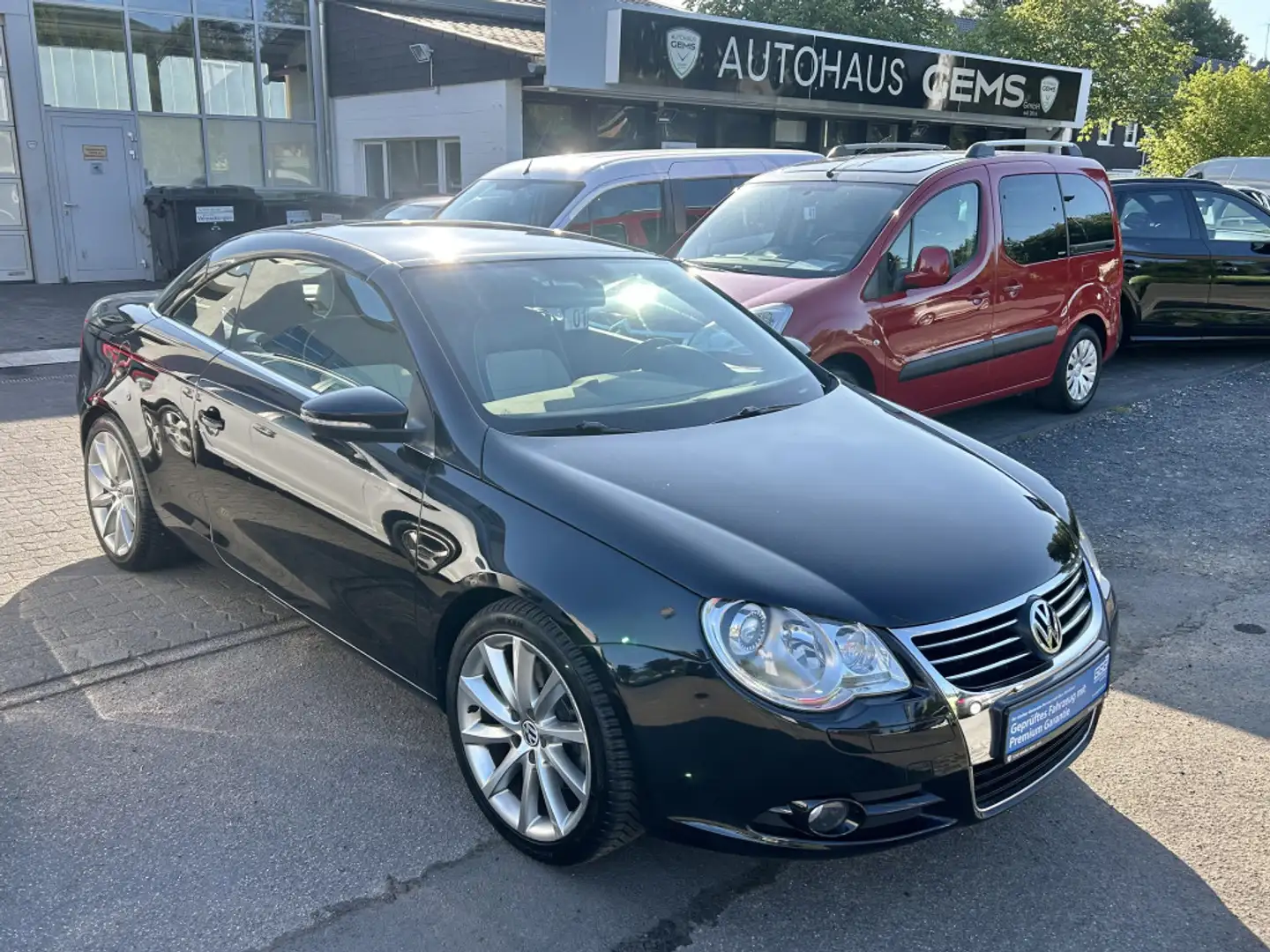 Volkswagen Eos 2.0 TSI Individual Pano Navi Leder BT-Audio Schwarz - 1