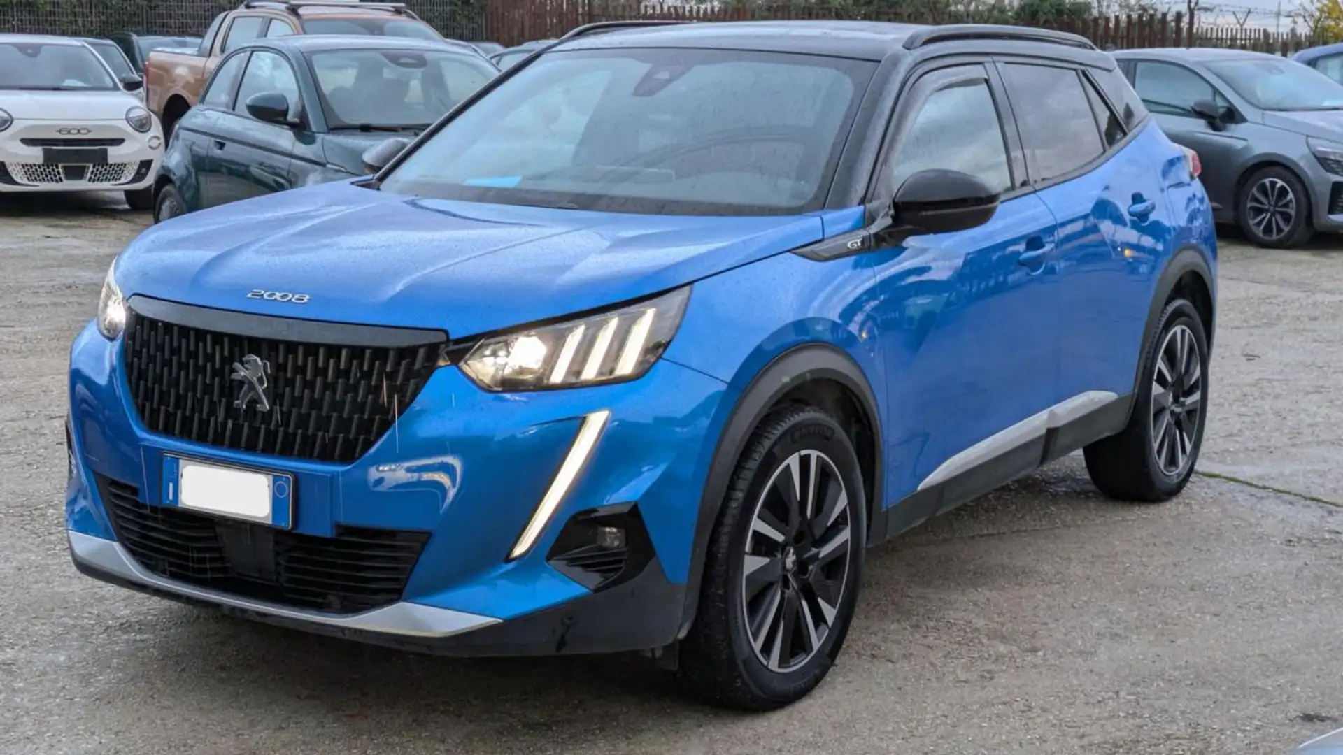 Peugeot 2008 GT 1.2 PURETECH 130cv 360 CAMERA NAVI Blau - 2