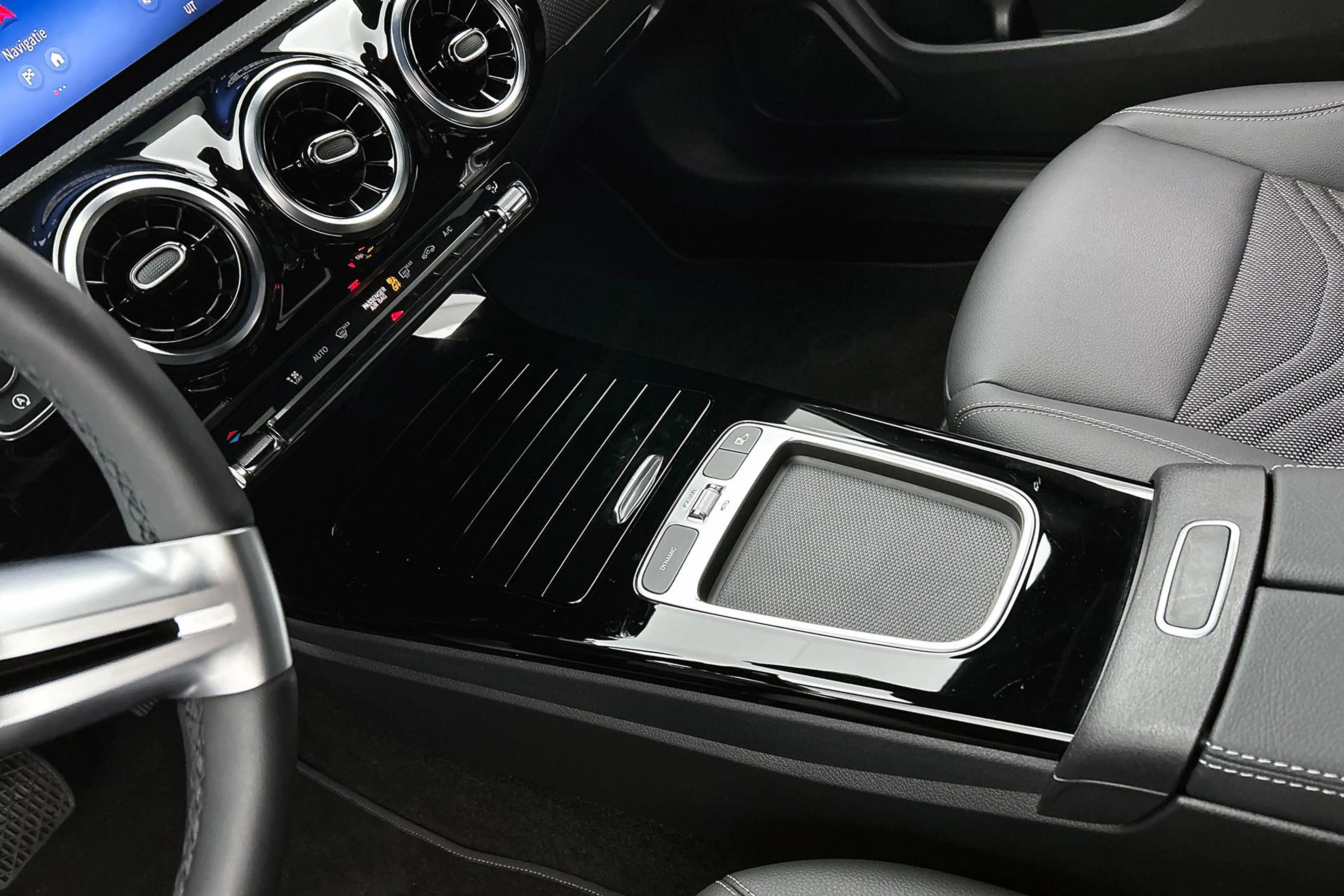 Mercedes-Benz CLA 180 Shooting Brake Business Solution 18", stuur- en st — photo 17