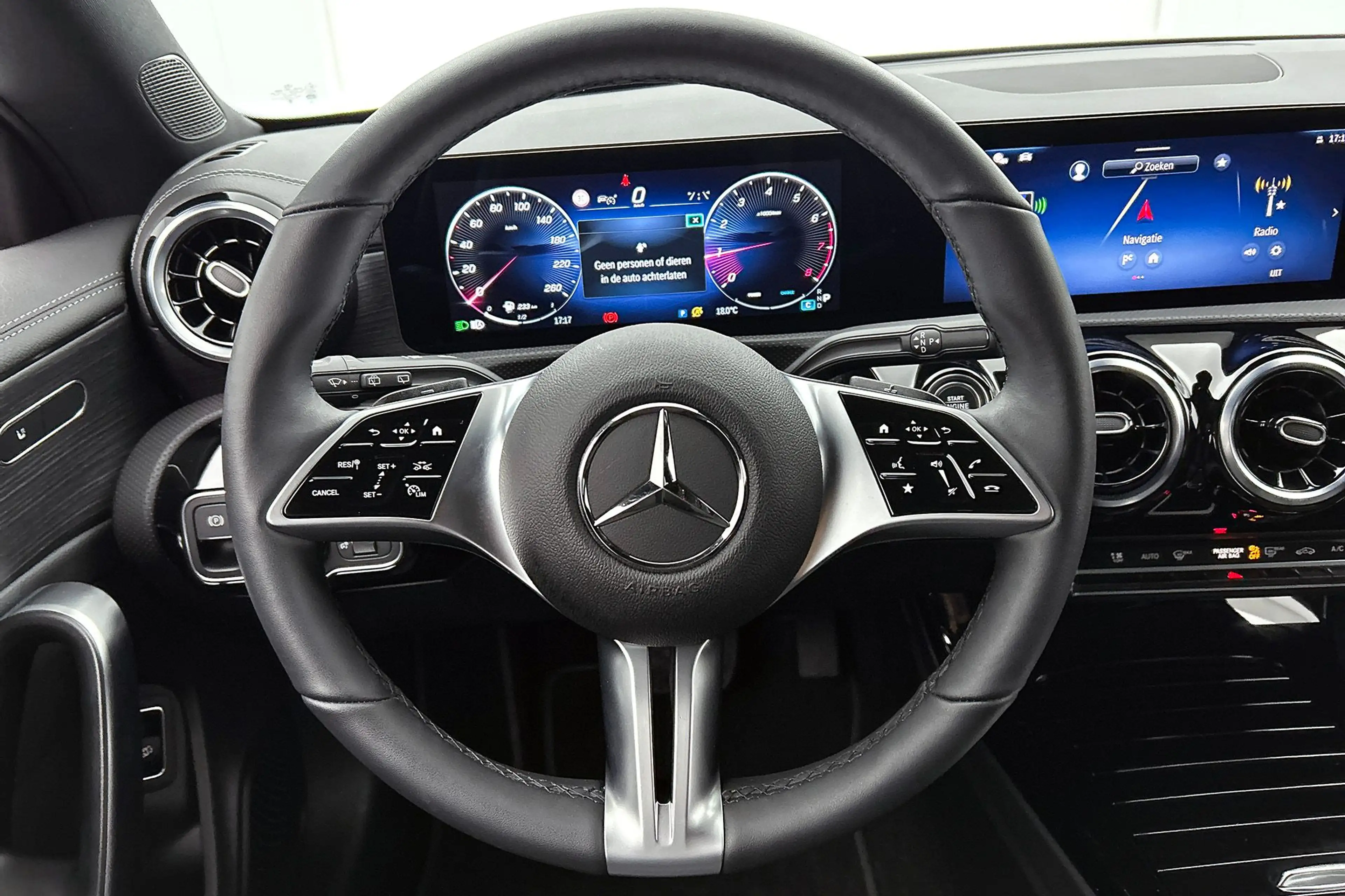 Mercedes-Benz CLA 180 Shooting Brake Business Solution 18", stuur- en st — photo 10
