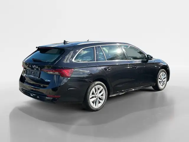 Skoda Octavia view 5