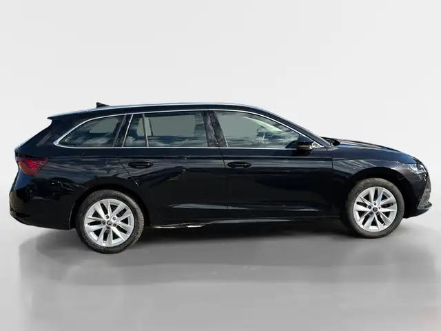 Skoda Octavia view 6