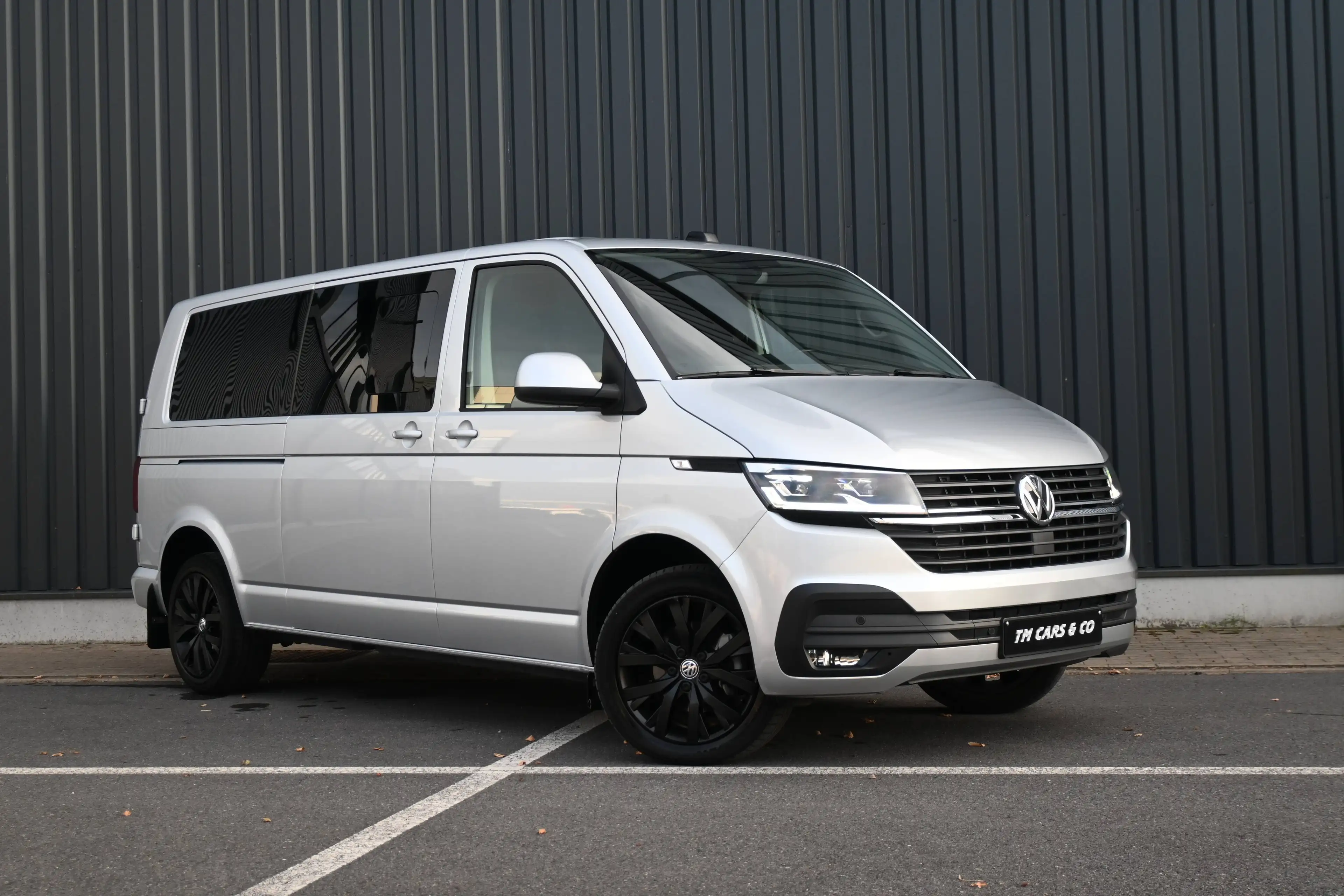 Volkswagen T6.1 Transporter Transporter 2.0 TDi SCR BMT Comfortline DSG (EU6d-T) — photo 2