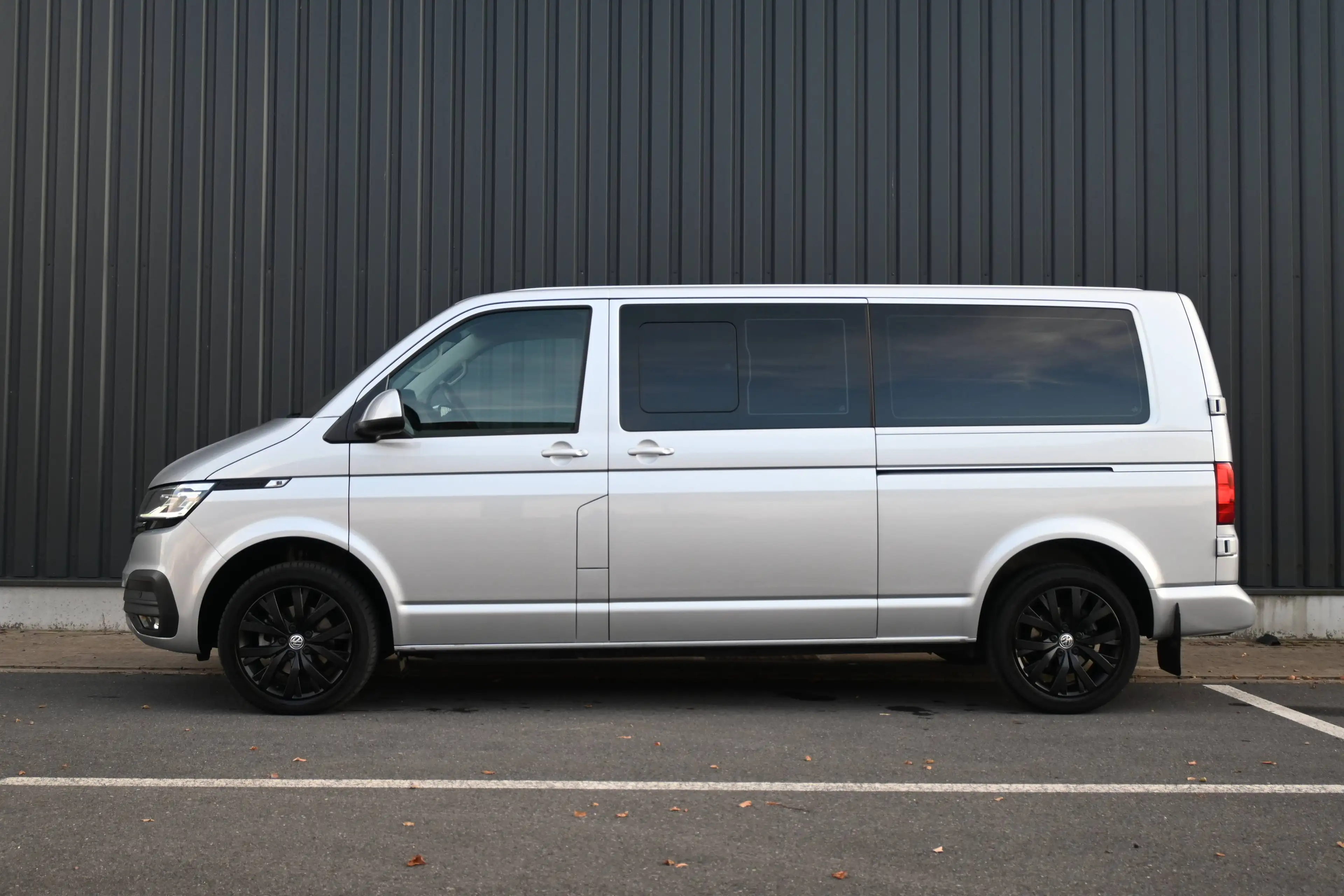 Volkswagen T6.1 Transporter Transporter 2.0 TDi SCR BMT Comfortline DSG (EU6d-T) — photo 6