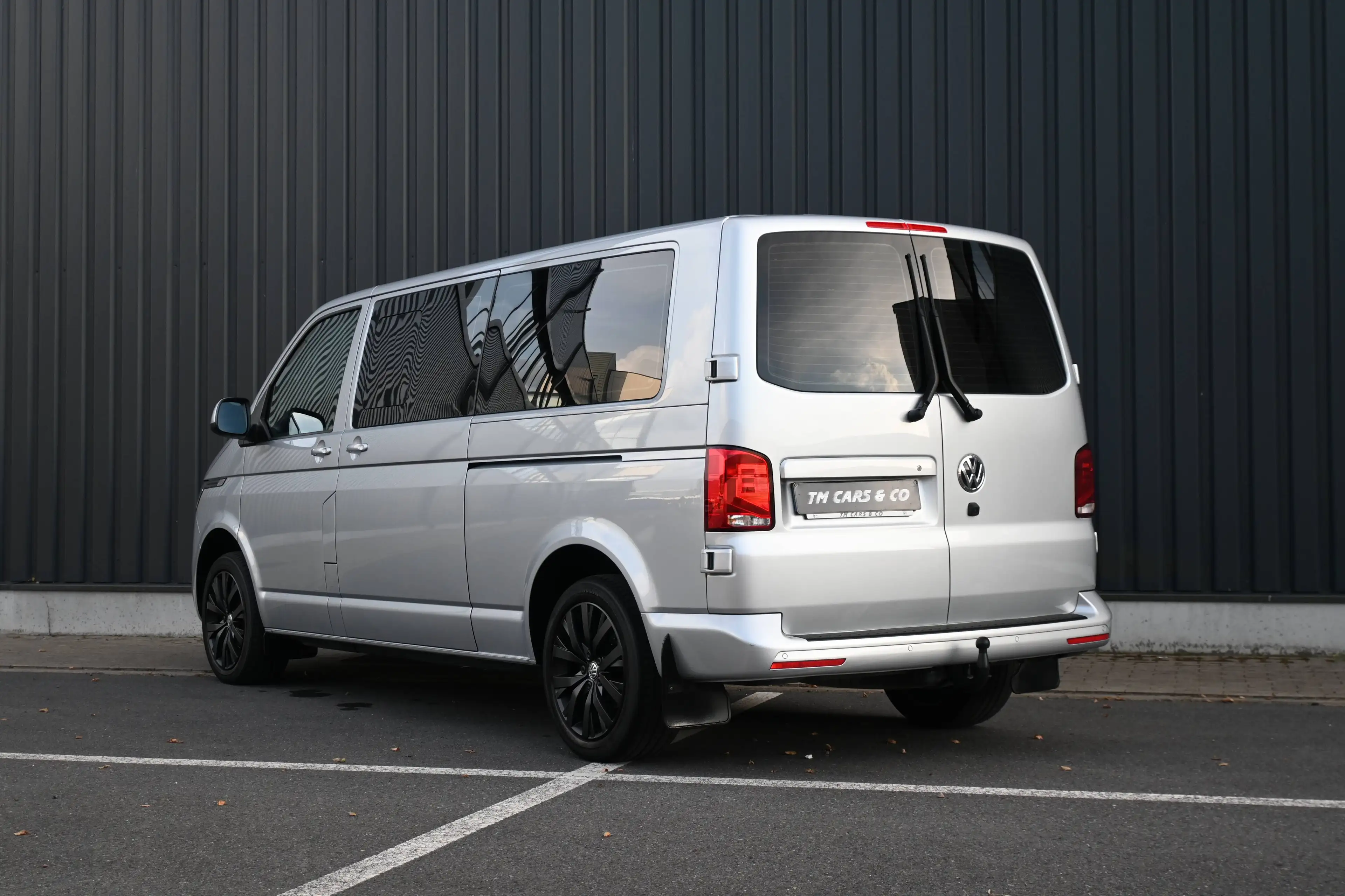 Volkswagen T6.1 Transporter Transporter 2.0 TDi SCR BMT Comfortline DSG (EU6d-T) — photo 4