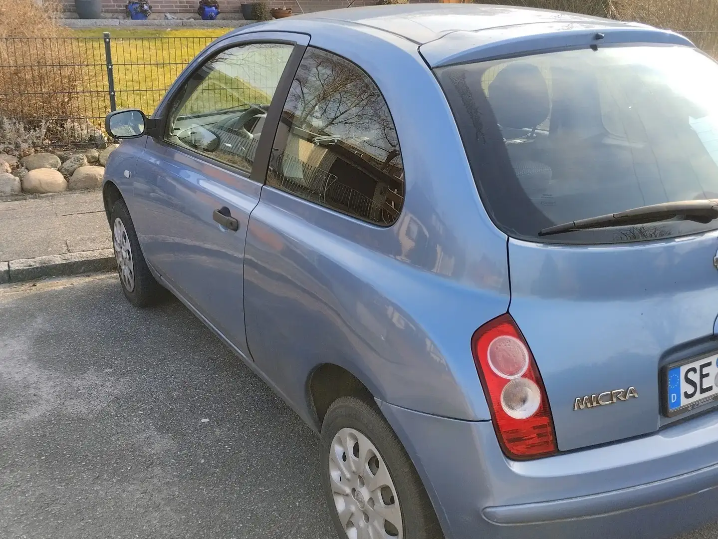 Nissan Micra Синій - 1