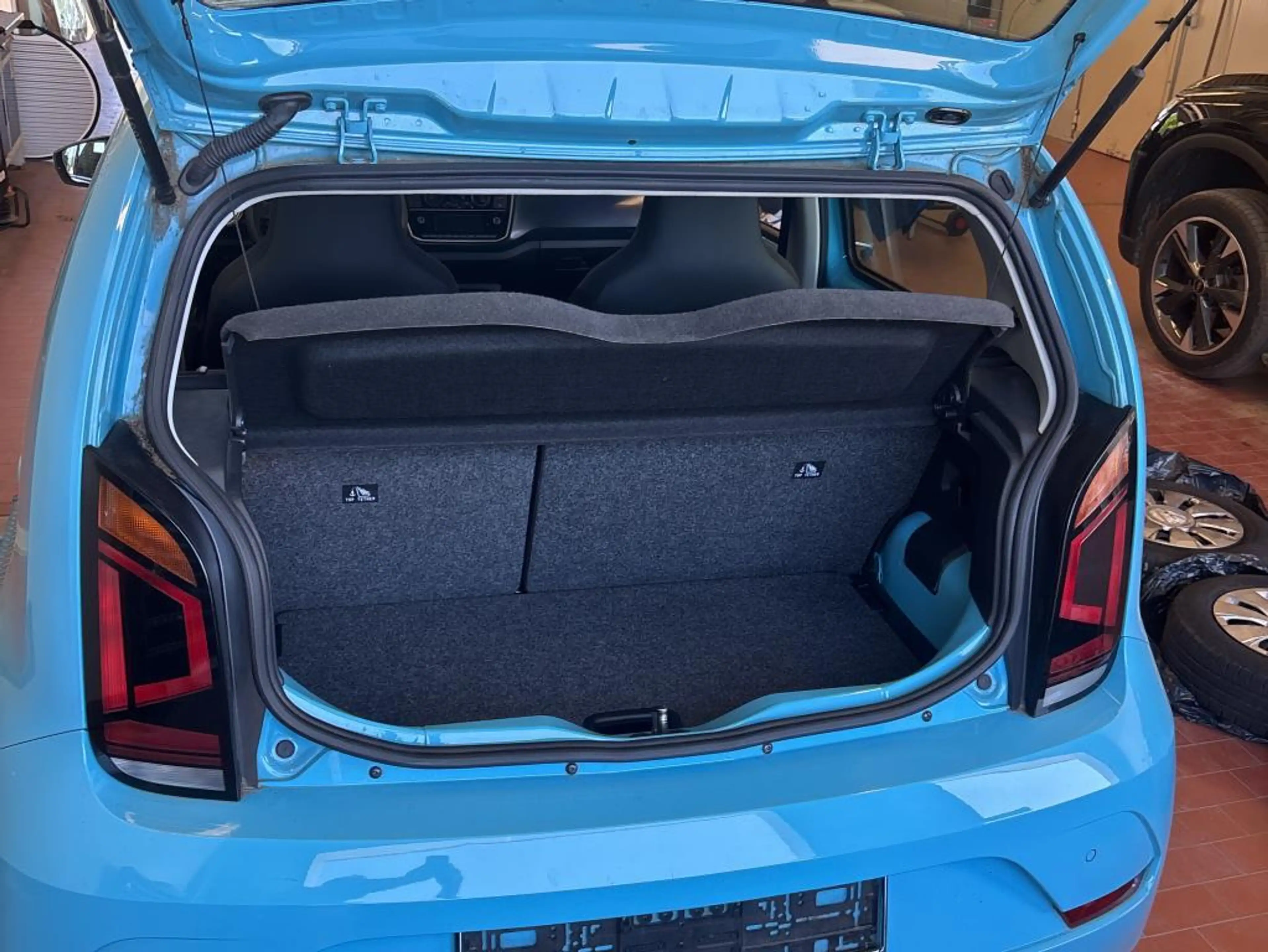 Volkswagen up! Basis DAB TEMPOMAT R-KAM ISOFIX SCHECKHEFT — photo 5