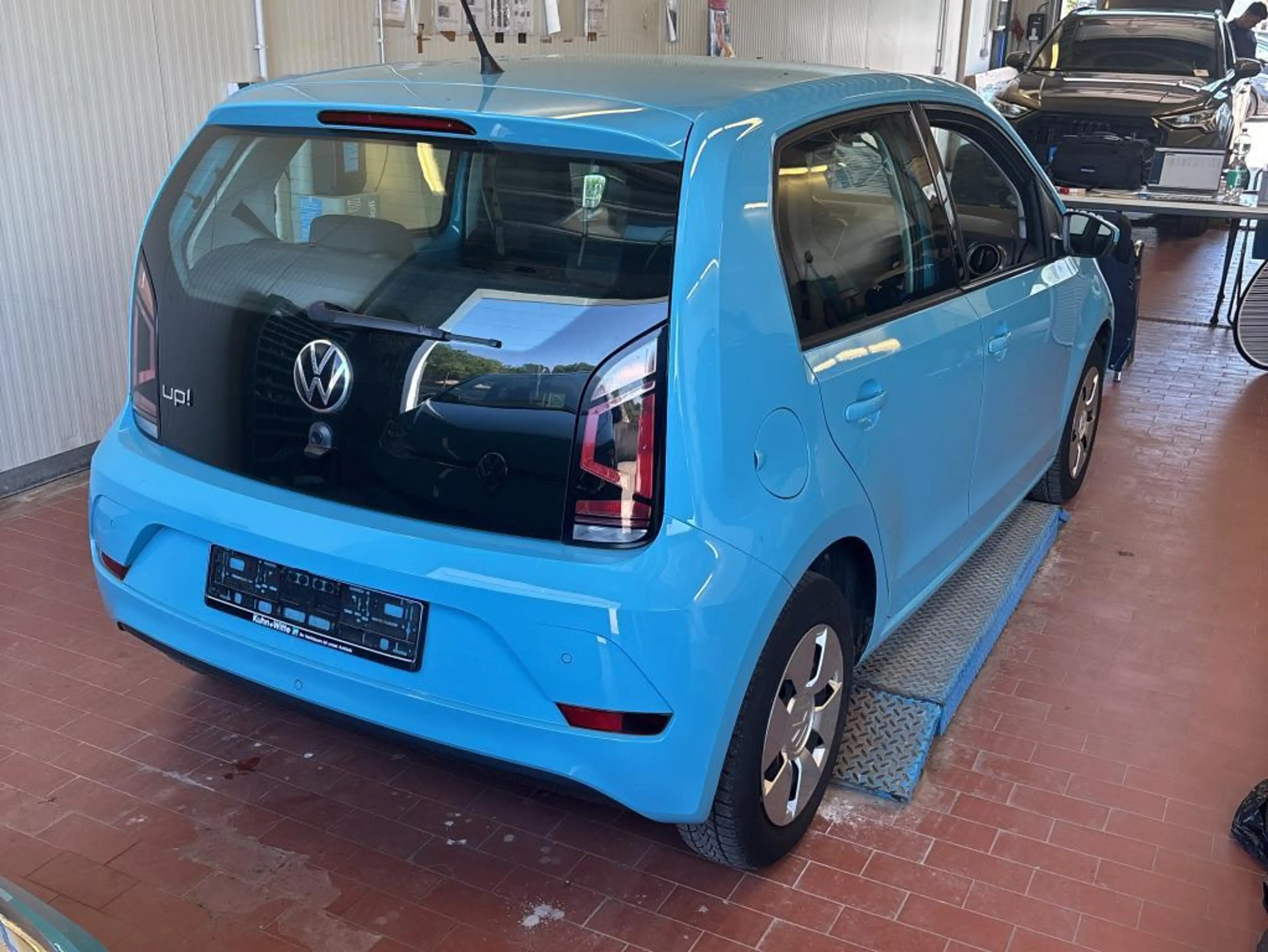 Volkswagen up! Basis DAB TEMPOMAT R-KAM ISOFIX SCHECKHEFT — photo 4