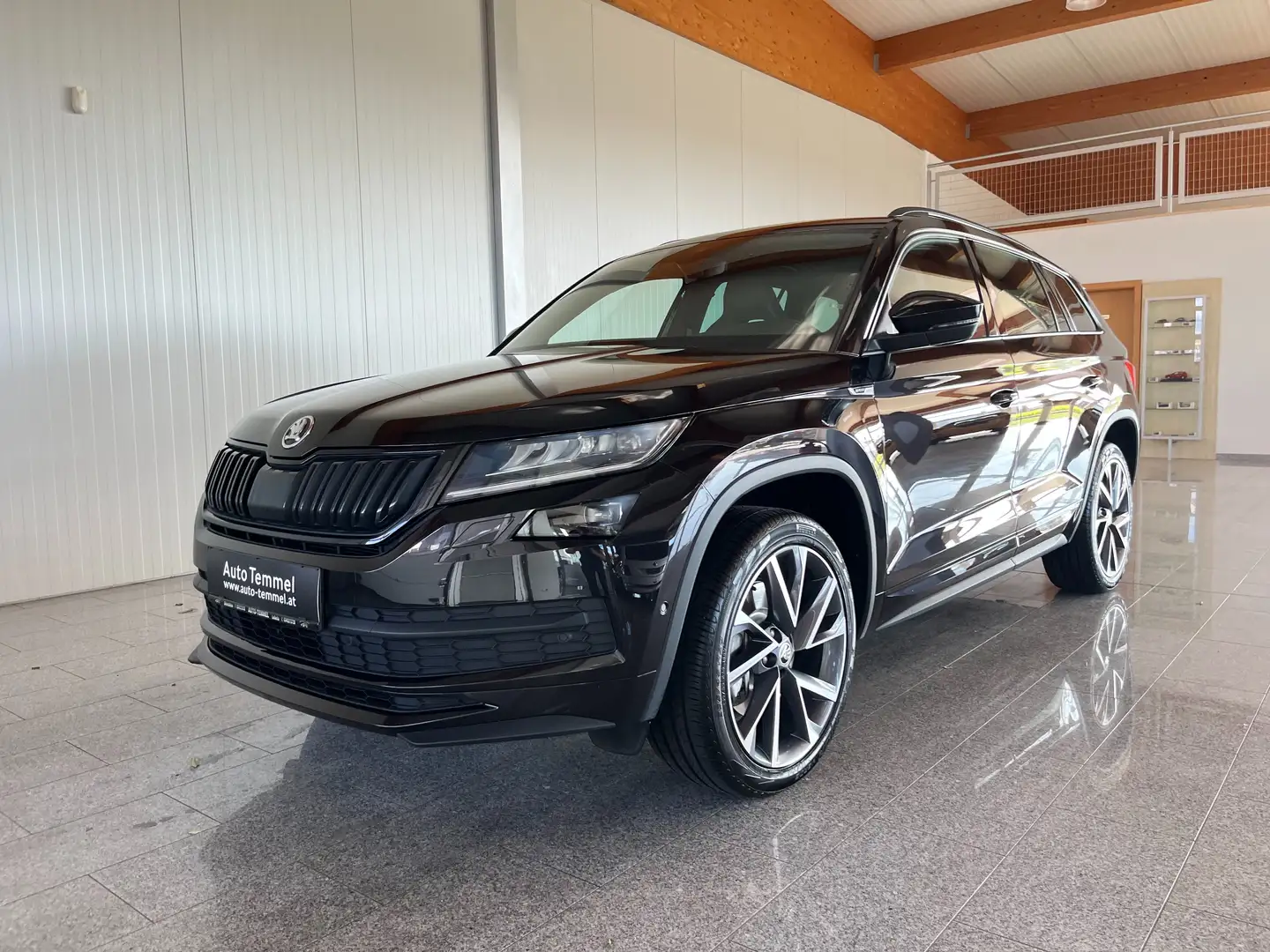 Skoda Kodiaq Sportline 4x4 Schwarz - 2