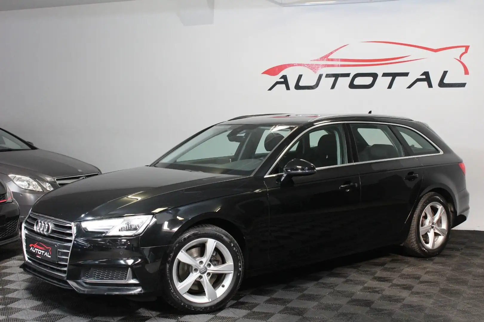 Audi A4 Avant 35 TDI Sport*Navi*Xenon*Automatik*El.Hk Schwarz - 2