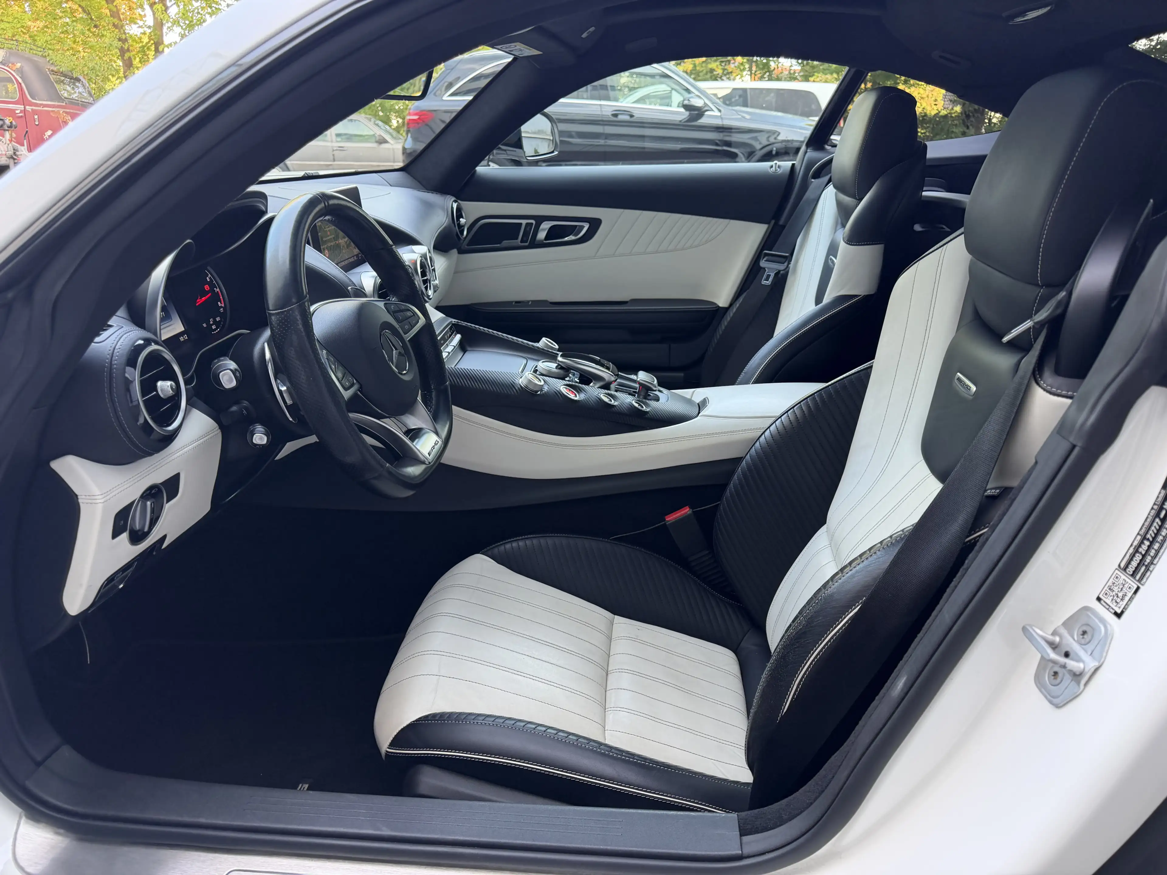 Mercedes-Benz AMG GT Night LED Carbon Pano Burmester Rü-Kamera — photo 15
