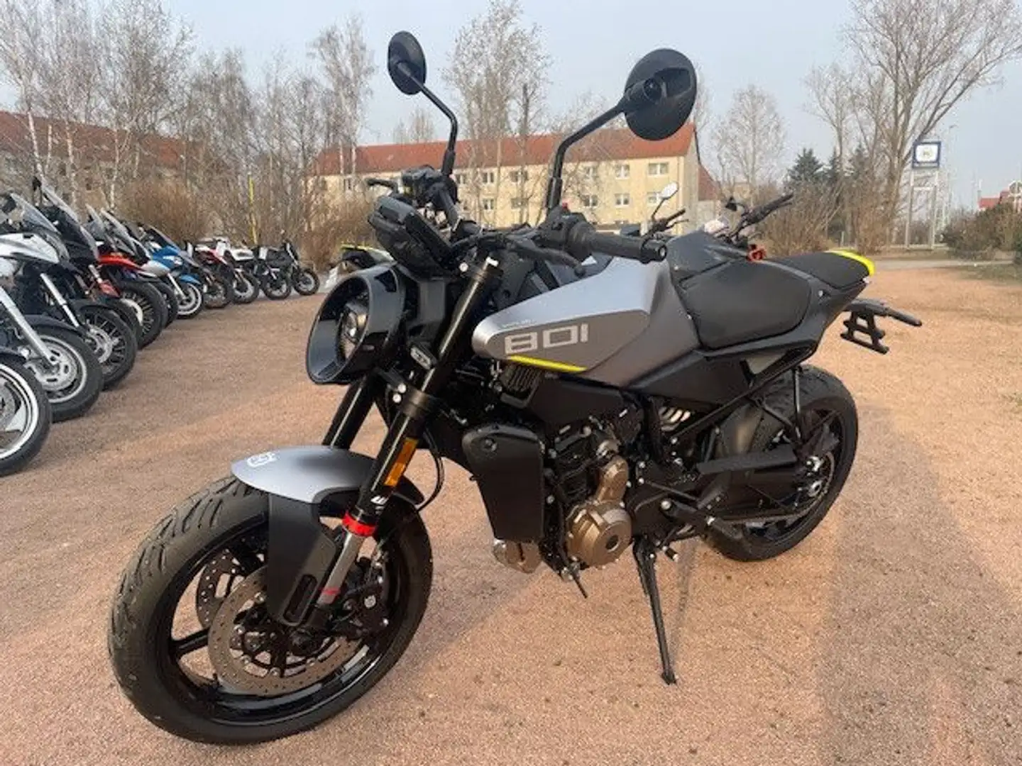 Husqvarna 801 Vitpilen 4 Jahre Garantie Schwarz - 2