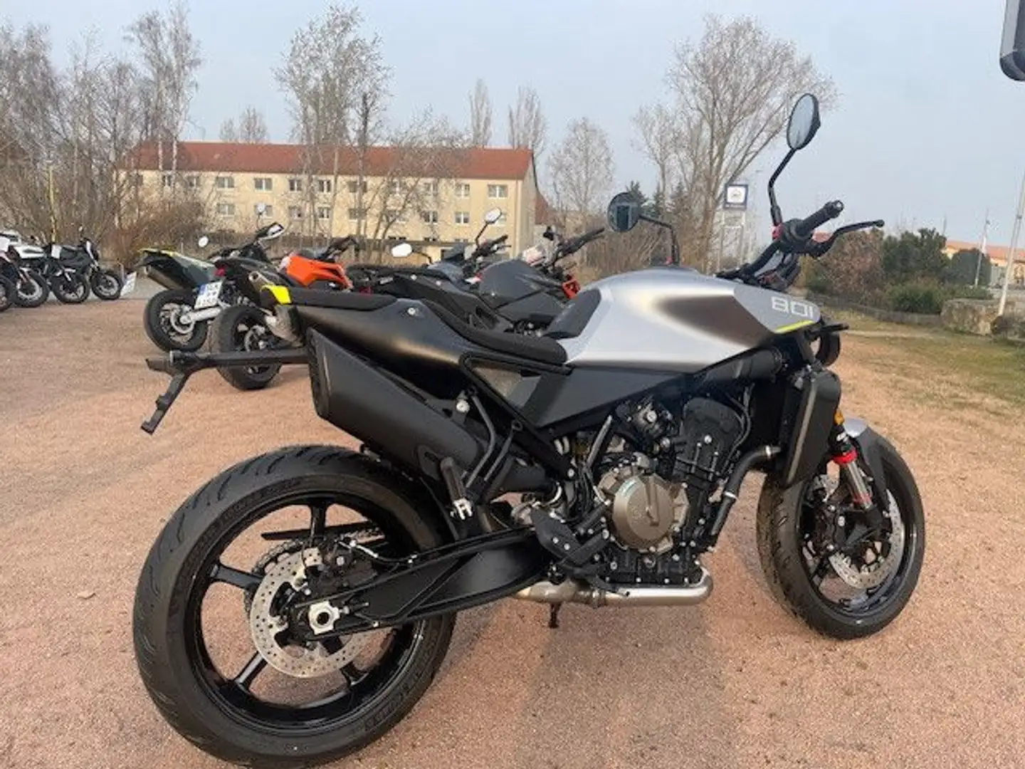 Husqvarna 801 Vitpilen 4 Jahre Garantie Schwarz - 1