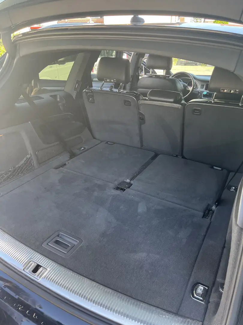 Audi Q7 S Line Schwarz - 1