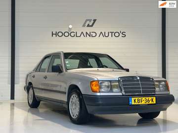 200-500 (W124) 250 D 1986 Zilver Oldtimer Sedan