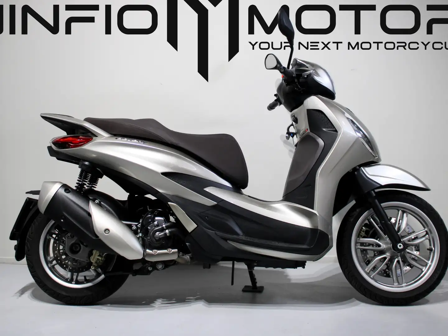 Piaggio Beverly 300 - 1