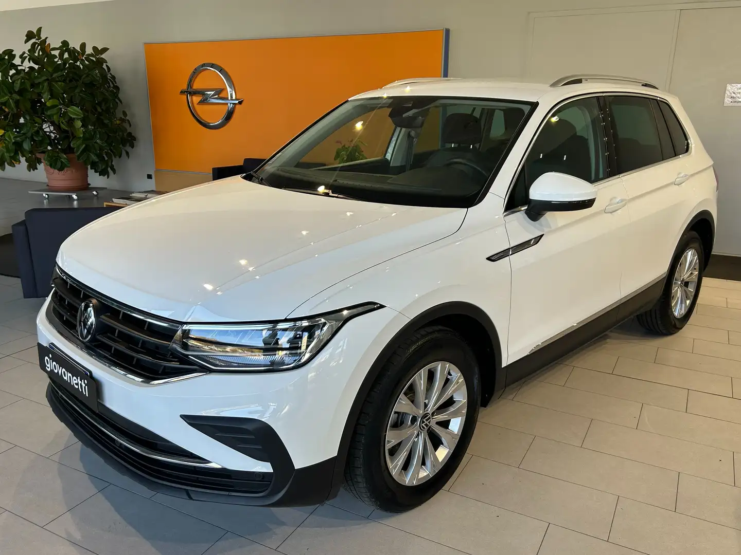 Volkswagen Tiguan 2.0TDI 150CV 7 DSG Wit - 1