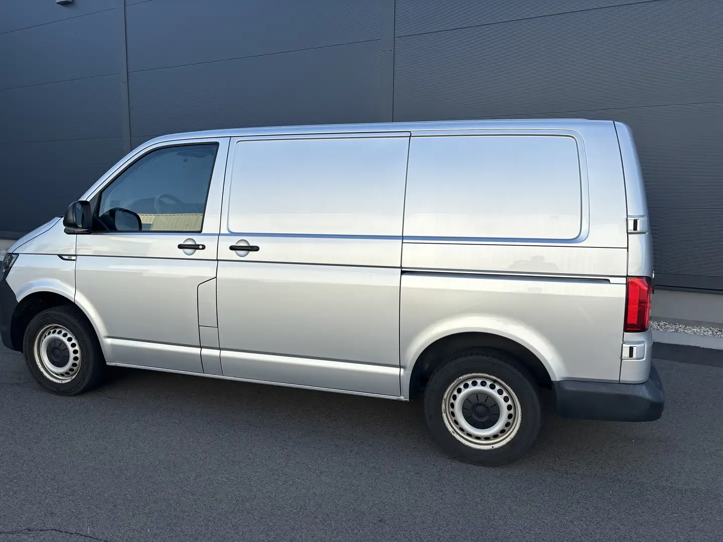 Volkswagen T6 Transporter Kastenwagen KR Silber - 2