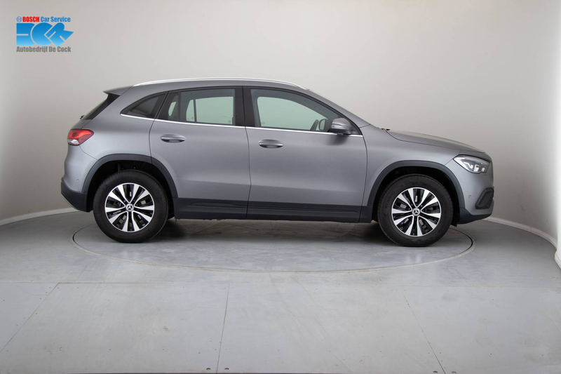 Mercedes-Benz GLA 180 GLA 180 Essential Line — photo 4