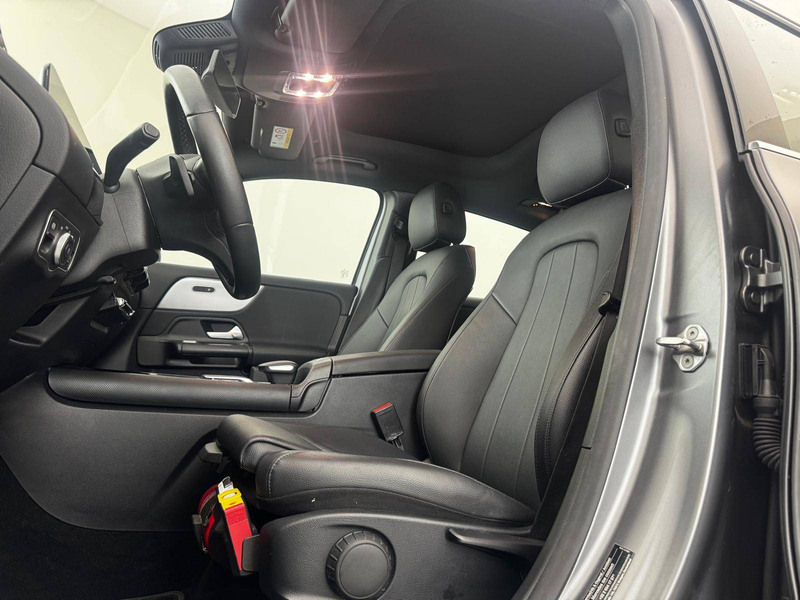 Mercedes-Benz GLA 180 GLA 180 Essential Line — photo 10